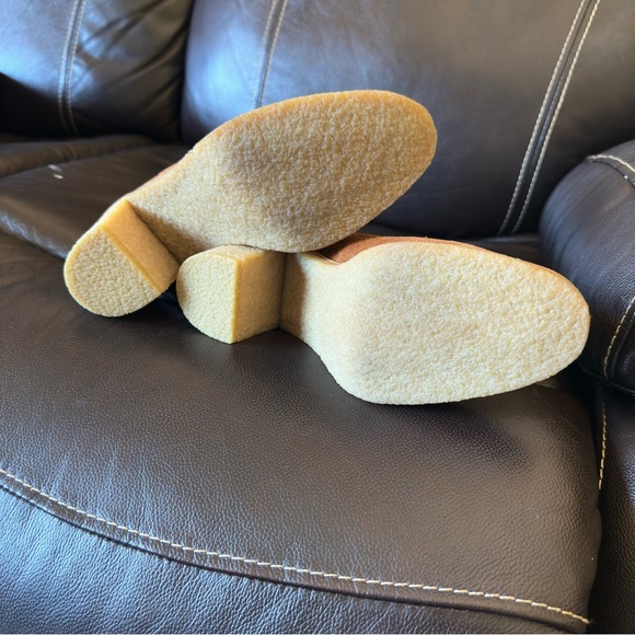 Beautiful LAUREN Ralph Lauren Marianna Boot with Water Resistant Suede SZ 8 - Picture 4 of 10